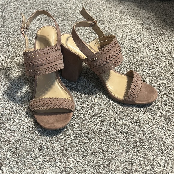 Vintage strapped dress shoe - Picture 2 of 4